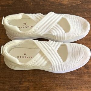 New Danskin Women's White Spirit Slip-On Sneakers Size 9